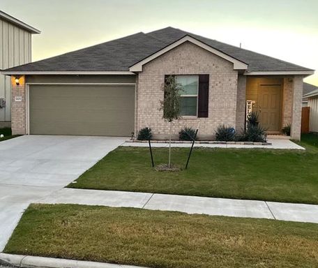Adorable home in Yowell Ranch with pool access – photo 1