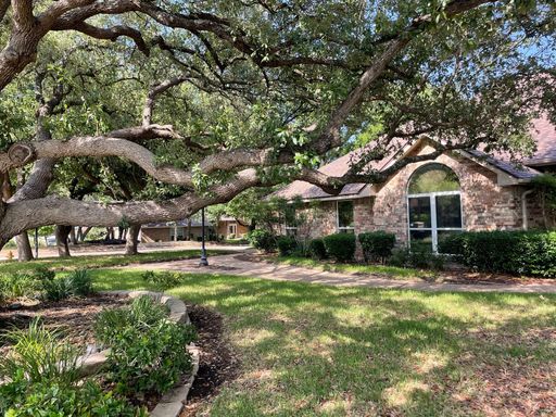 Stunning Home in Highly Desired Country Trails Subdivision in Harker Heights! – photo 1