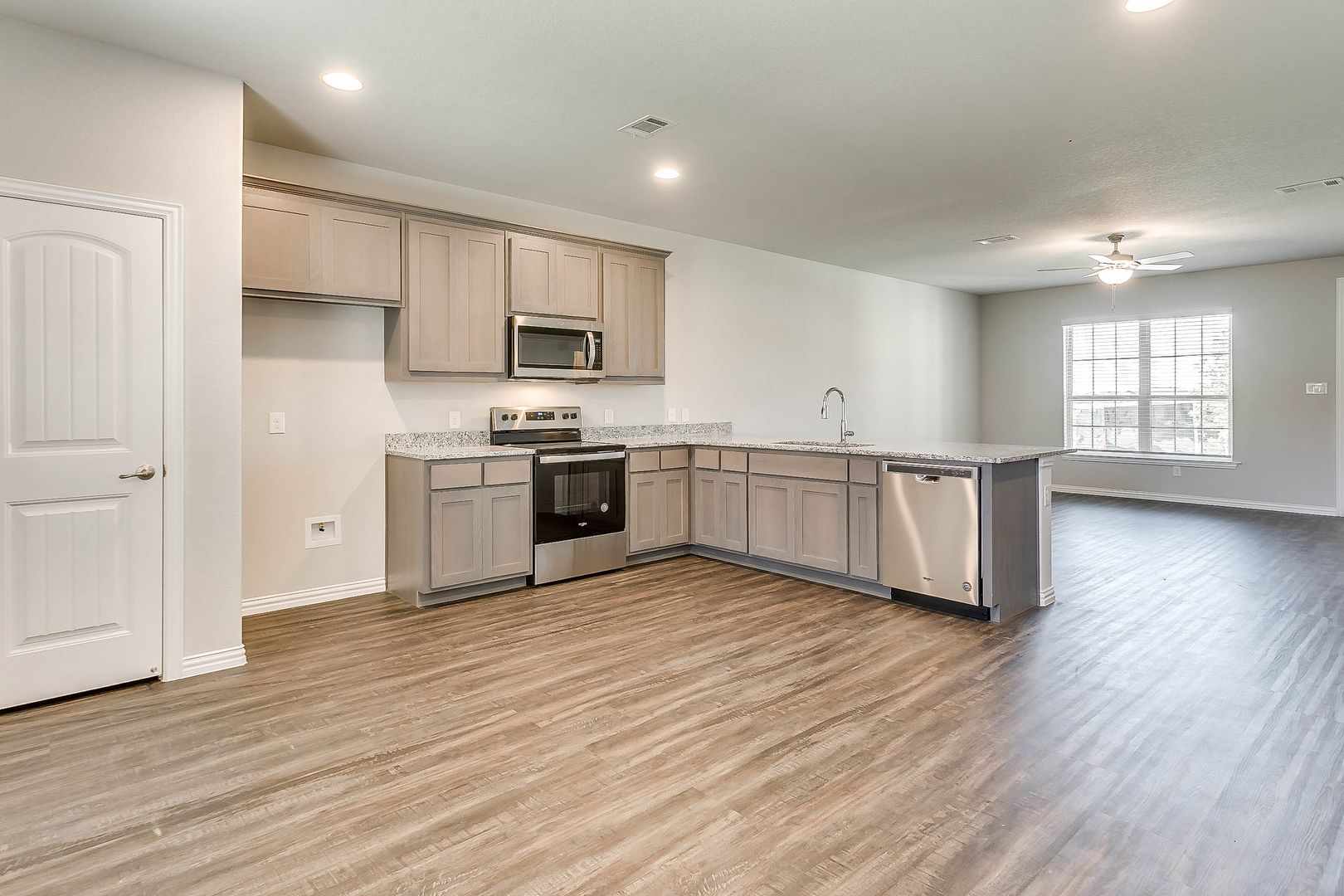 Fort Worth House: 5608 McMahan Lane