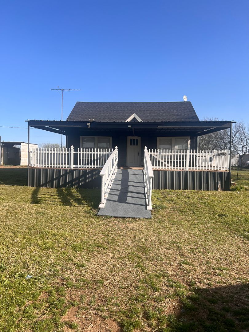 Crowley House: 3506 CR 920