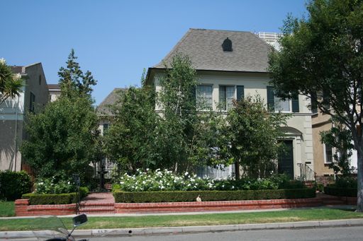 Beautiful Remodeled 2 bedroom and 1.5 bath Townhouse with Washer Dryer Beverly Hills, Bel Air, Brentwood, Westwood, Palisades, Century City, Palisades, Santa Monica, West LA – photo 1