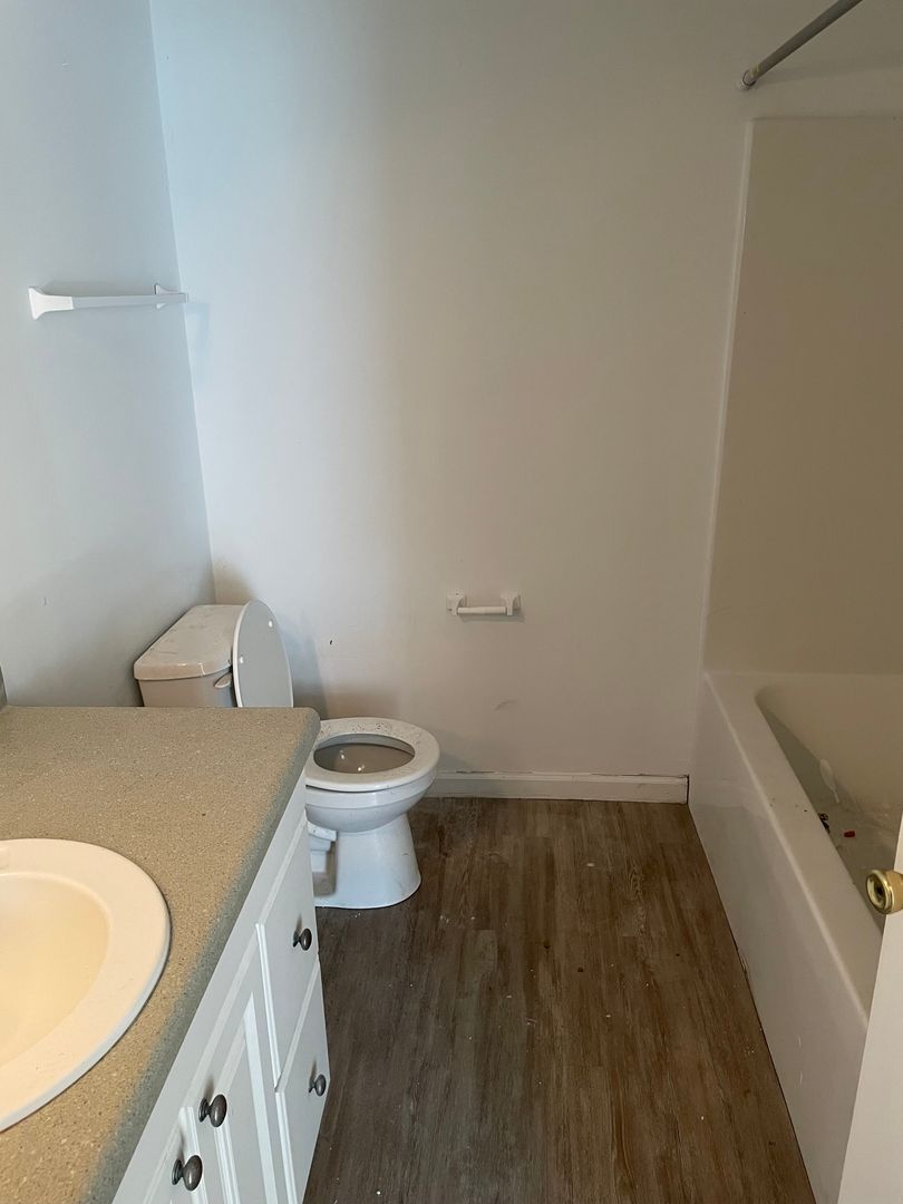 Tallahassee House: 939 Balkin Rd