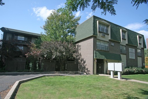 South Pearl Apartments – photo 1