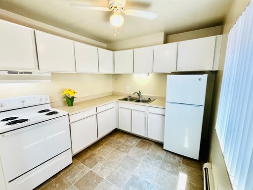 South Race Street Apartments – photo 1