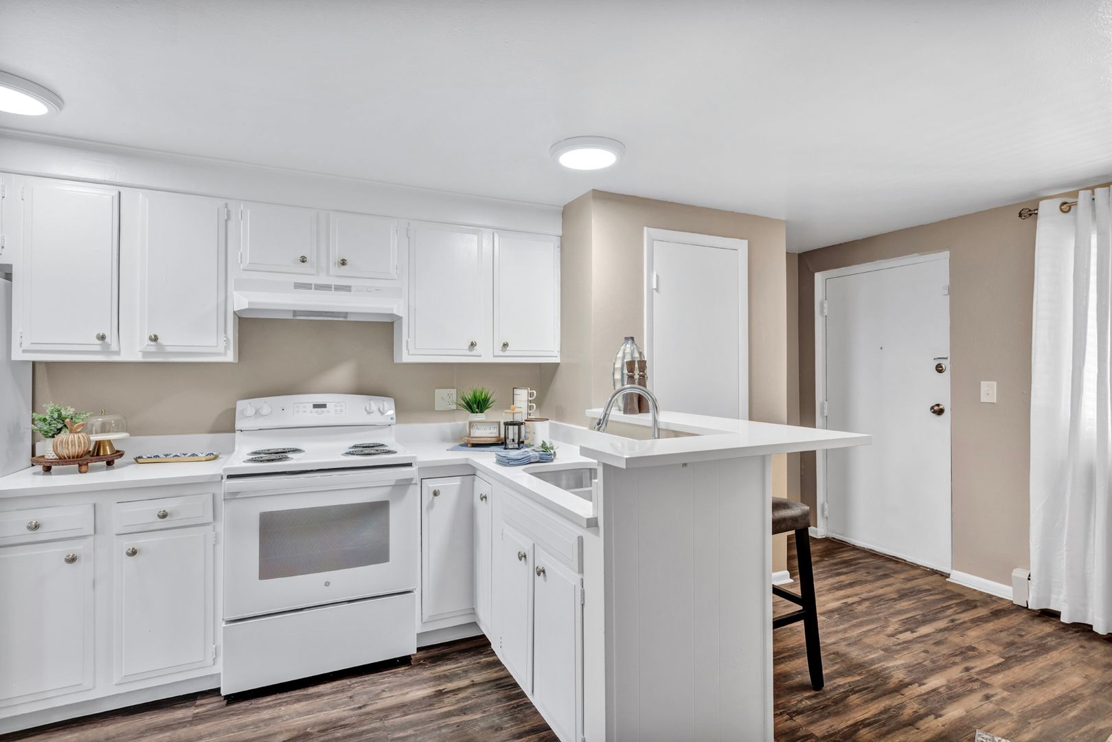 Denver Apartment: 835 South Quebec Street
