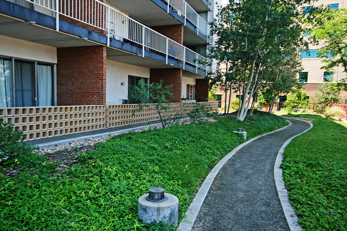 Denver Condo: 4800 Hale Pkwy #303