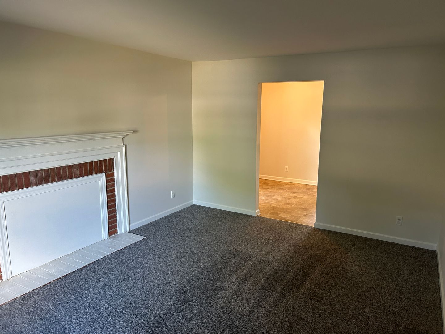 Easton Apartment: 201-231 Brookwood Avenue