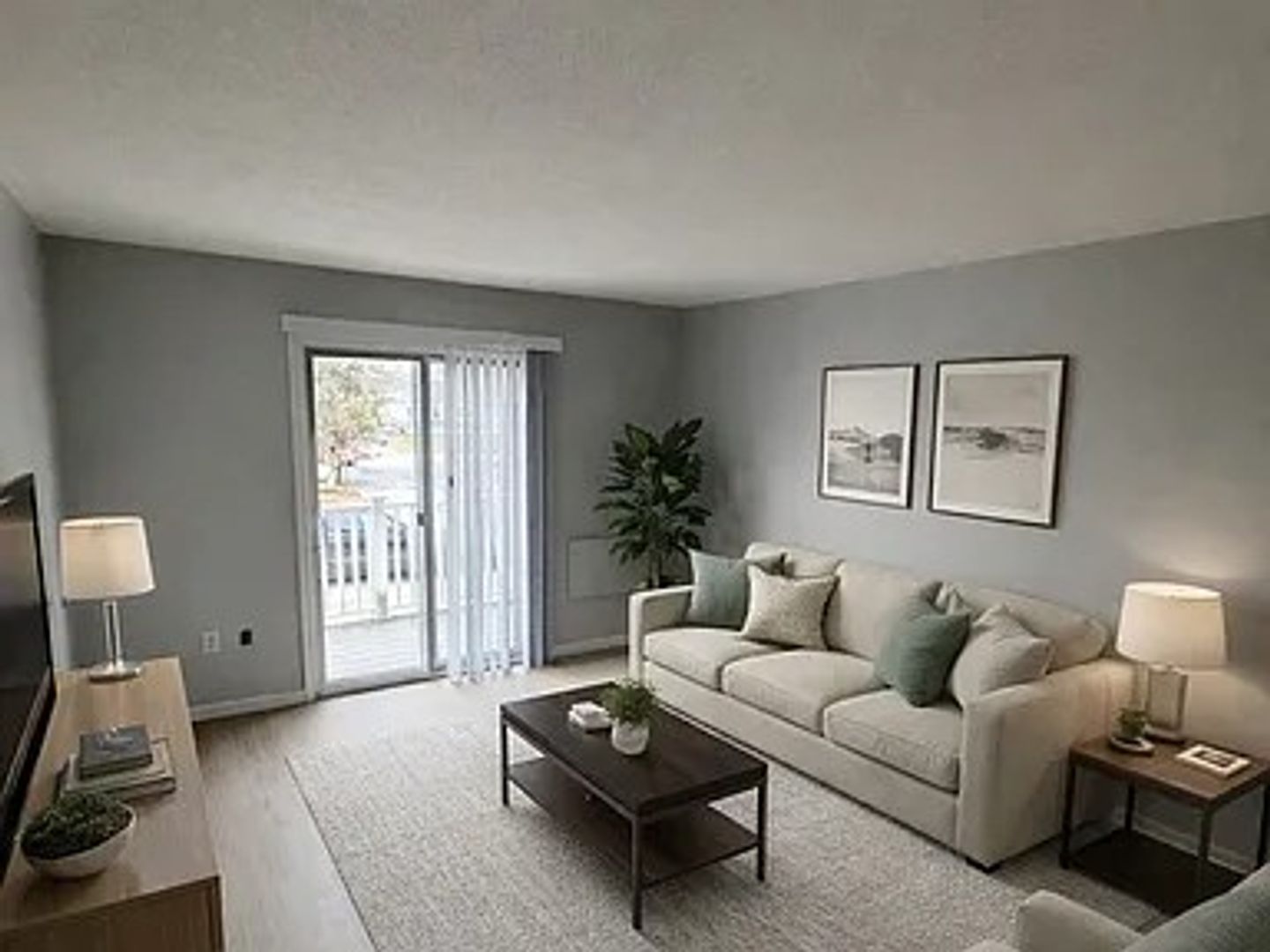 Marshfield Apartment: 1330 Ocean St