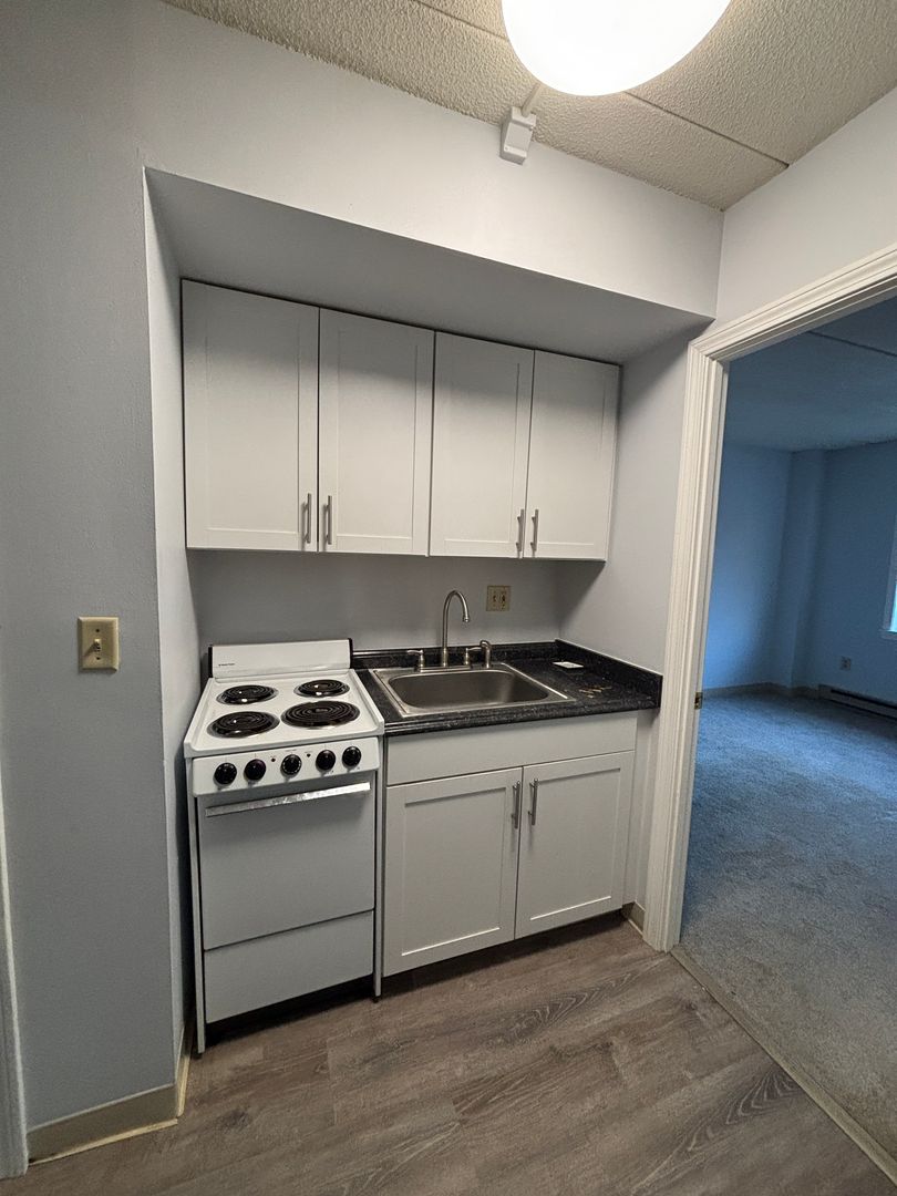 Southbridge Apartment: 555 Worcester Street