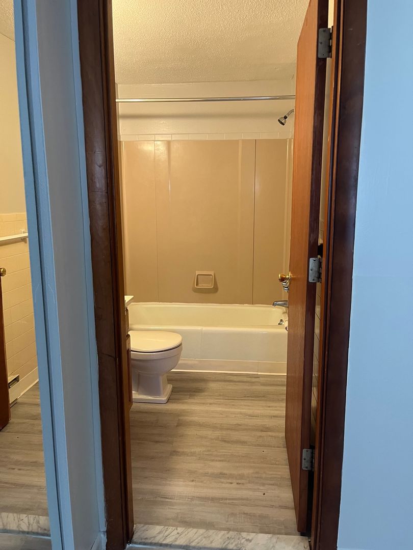 Warren Apartment: 221 Old West Warren Rd