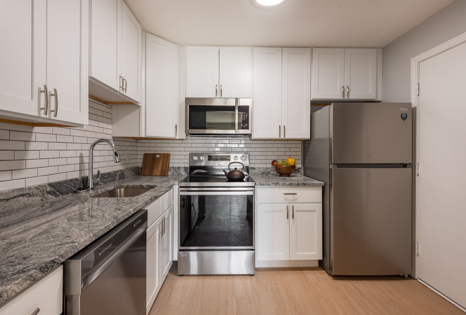 Marshfield Apartment: 1330 Ocean St