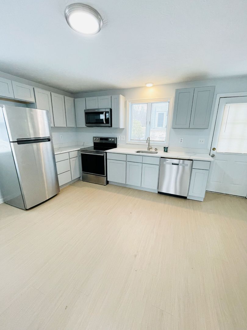 Spencer Apartment: 350 Main St