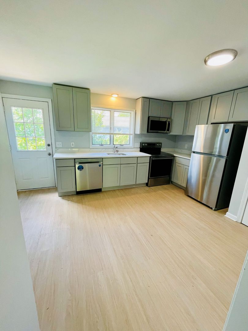 Spencer Apartment: 350 Main St