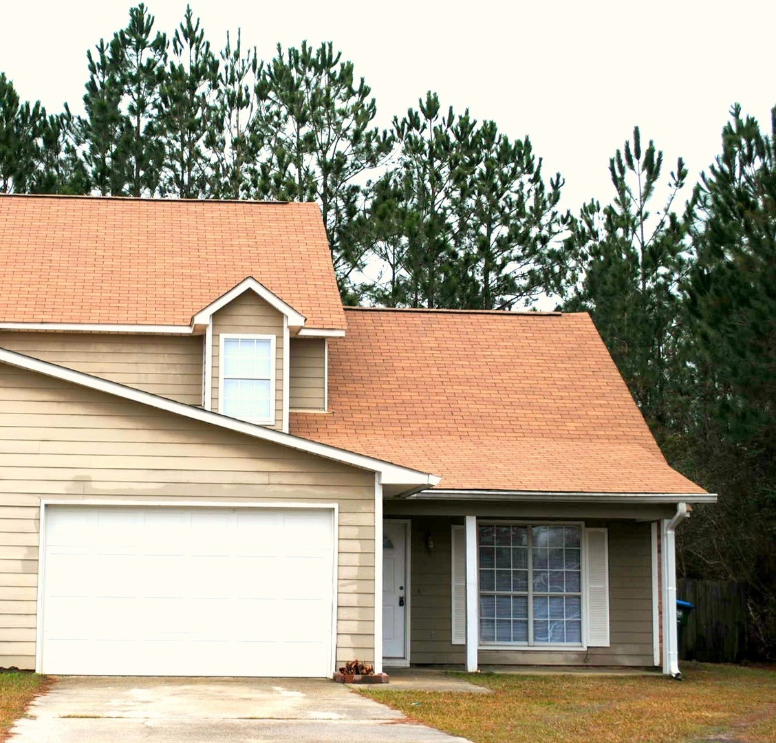 Gautier Apartment: 8300 & 8304 Exchange Street