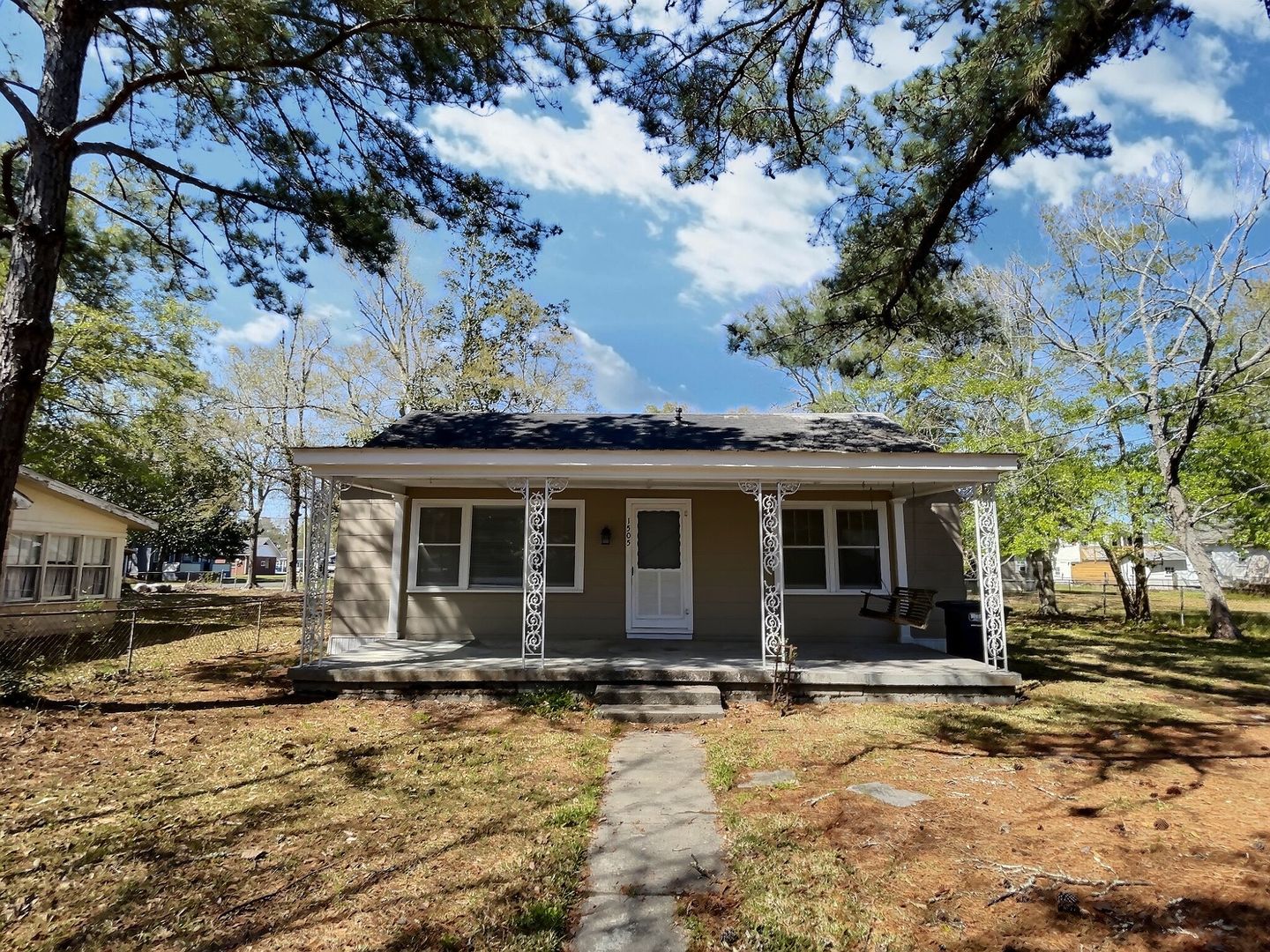Ocean Springs House: 1505 Bowen Avenue