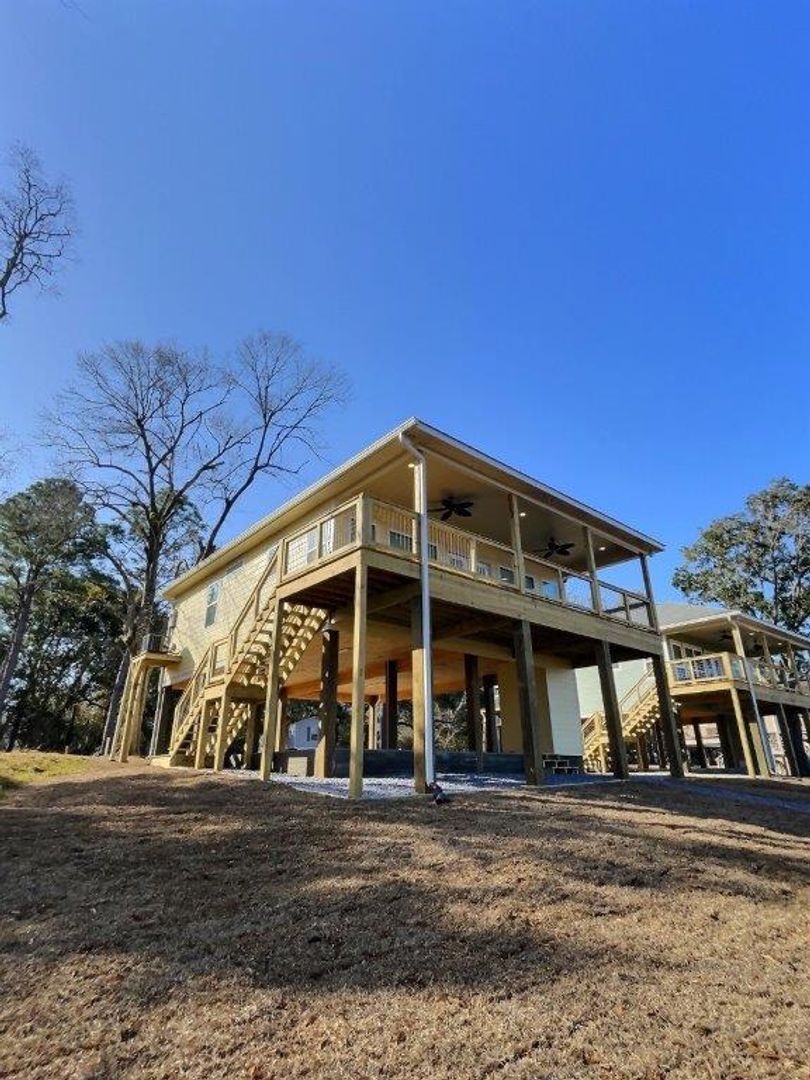 Ocean Springs House: 8712 W. Simmons Bayou