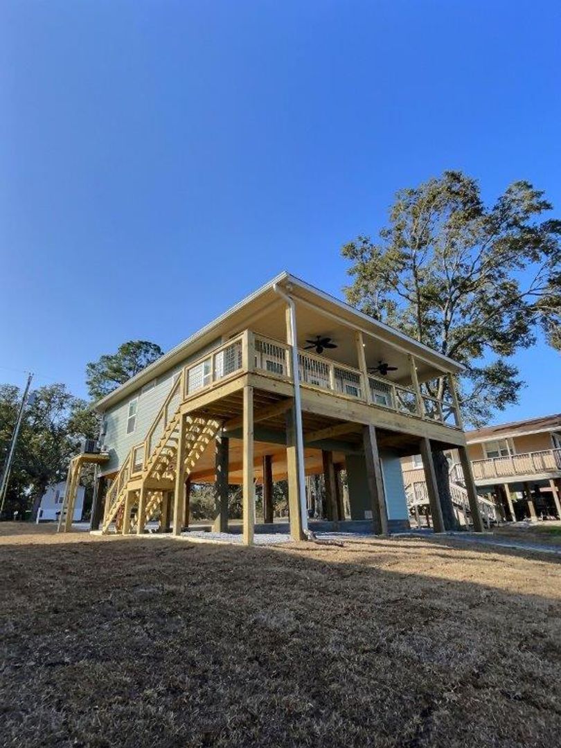 Ocean Springs House: 8716 W. Simmons Bayou