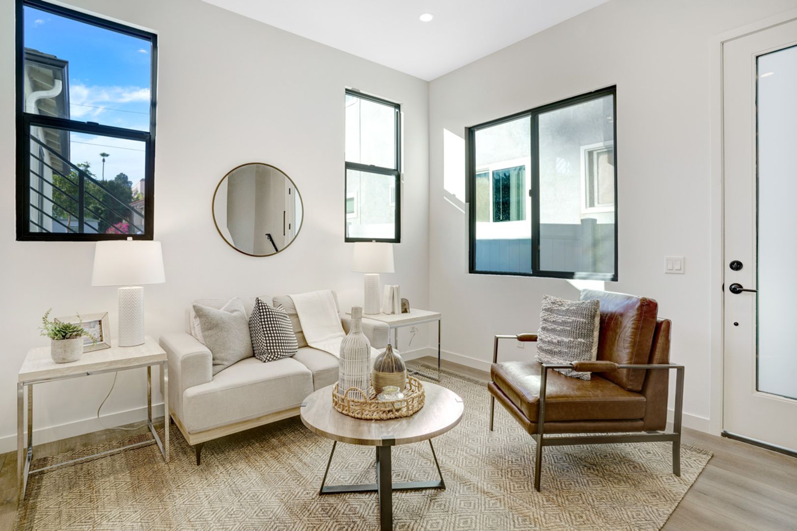 COASTAL LIVING AWAITS IN PACIFIC BEACH! Spacious, Gorgeous 3BA/2BA | $5,800/mo! 6 of 12