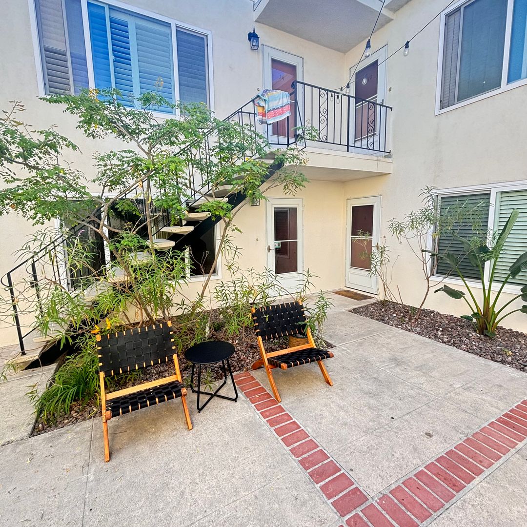 San Diego House: 4036 Shasta St #6