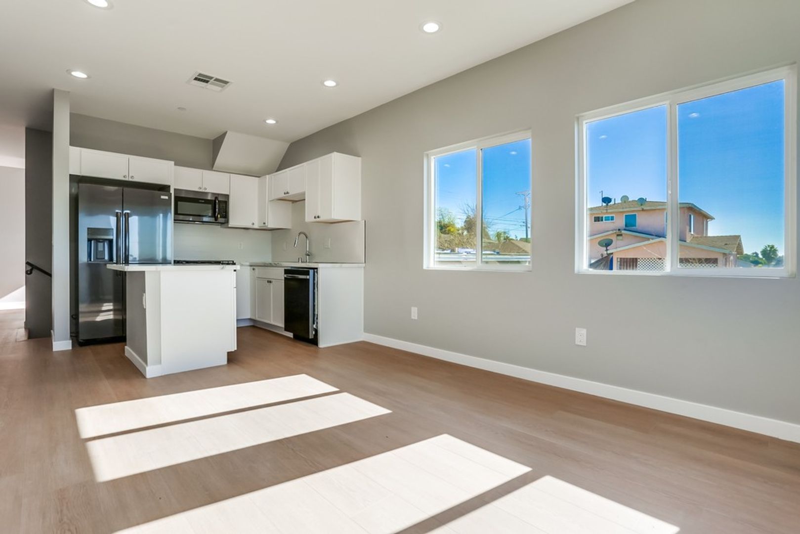 SAN DIEGO Apartment: 2386-2394 W. JEWETT ST