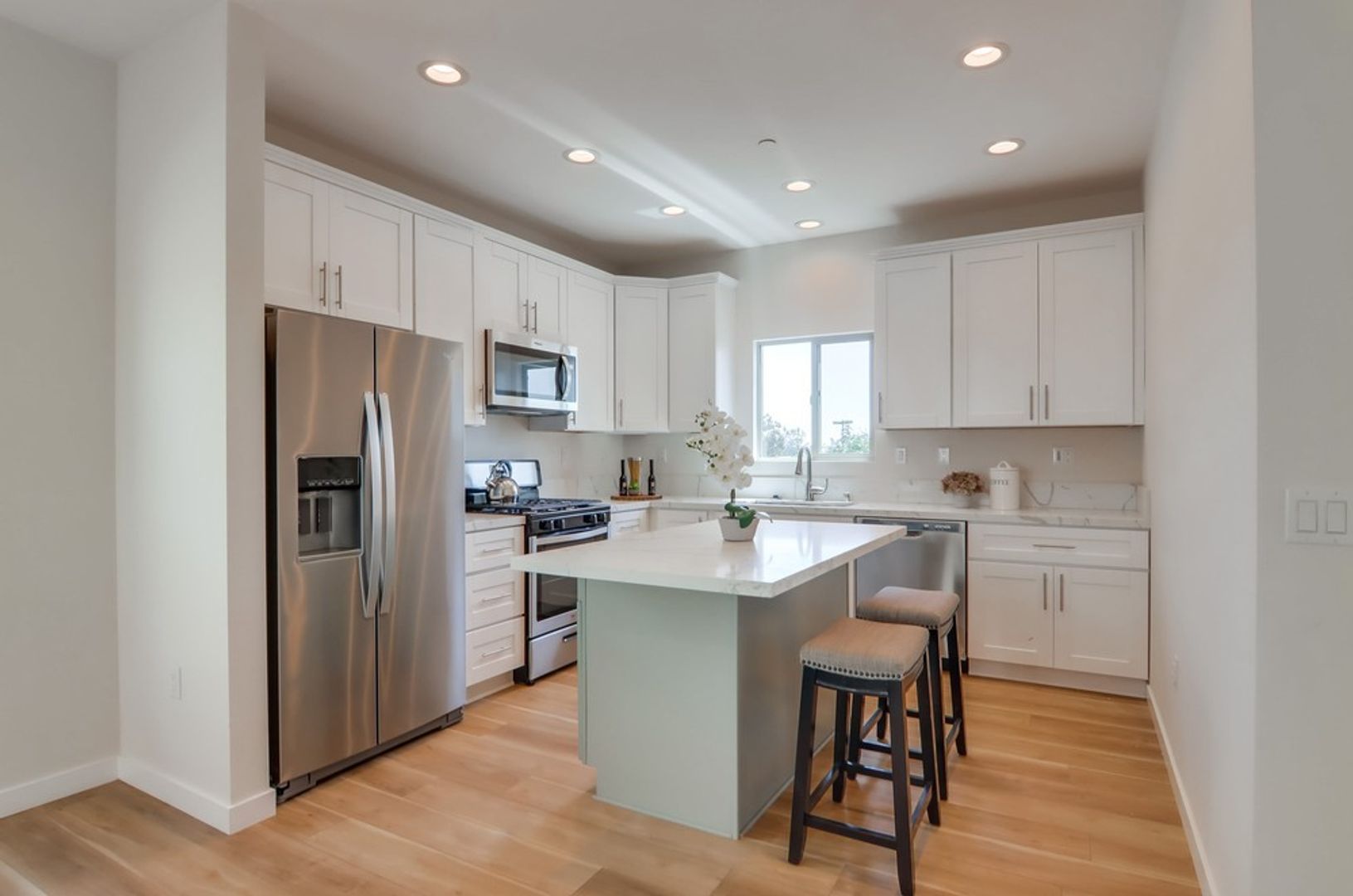 San Diego Apartment: 2218-20 Langmuir/  6716-20 Gifford