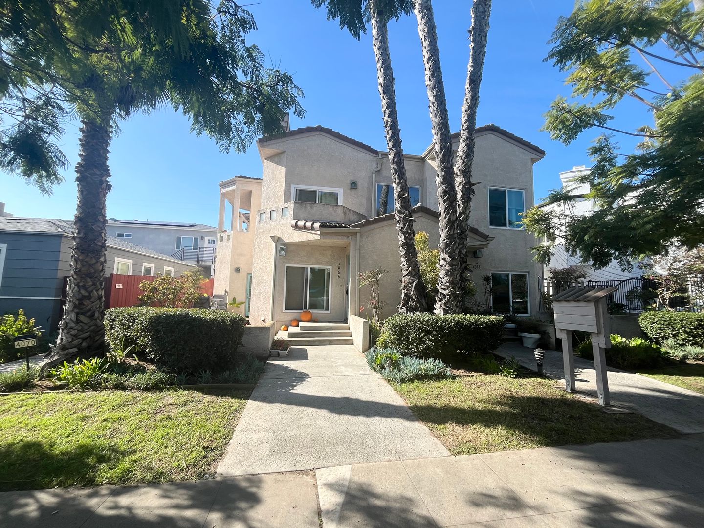 San Diego Apartment: 4072 Promontory Street