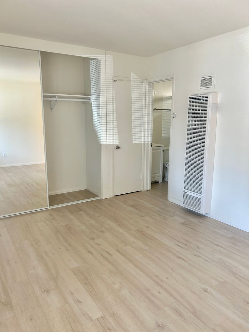 SAN DIEGO Apartment: 3661-71 MISSION BLVD.
