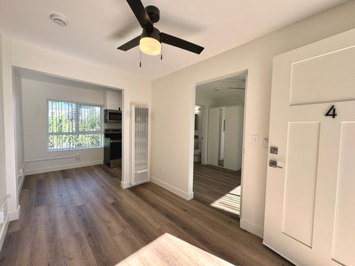 FULLY REMODELED 1BD/1BA BEACHSIDE APARTMENT! - Right by The Water - Only $2,095/mo! – photo 1