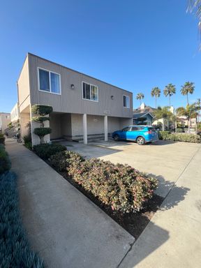 Perfect 2BD/1BA Ocean Beach Apartment! Only 2 Blocks to the Ocean - $2,695/mo! – photo 1