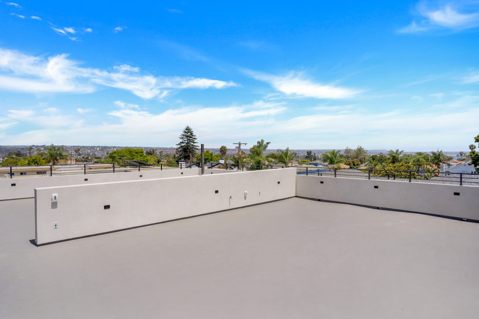 COASTAL LIVING AWAITS IN PACIFIC BEACH! Spacious, Gorgeous 3BA/2BA | $5,800/mo! 12 of 12