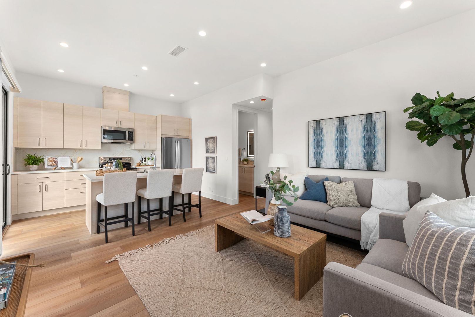 San Diego Apartment: 6942 Glidden Street #201