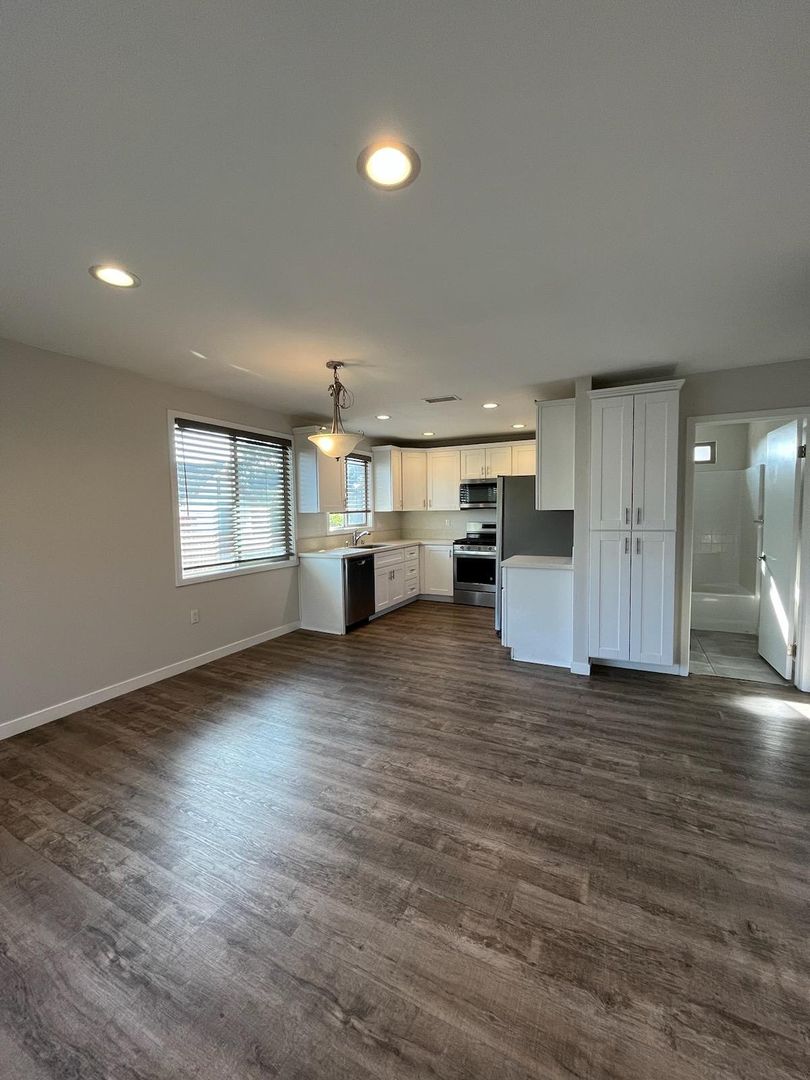 San Diego Apartment: 2218-20 Langmuir/  6716-20 Gifford