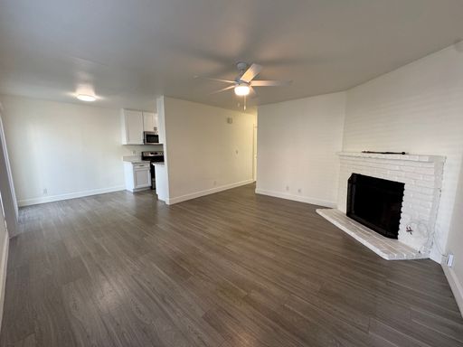 Perfect 2BD/1.5BA Pacific Beach Apartment Home w/ Two Parking Spaces! $3,495/mo! – photo 1