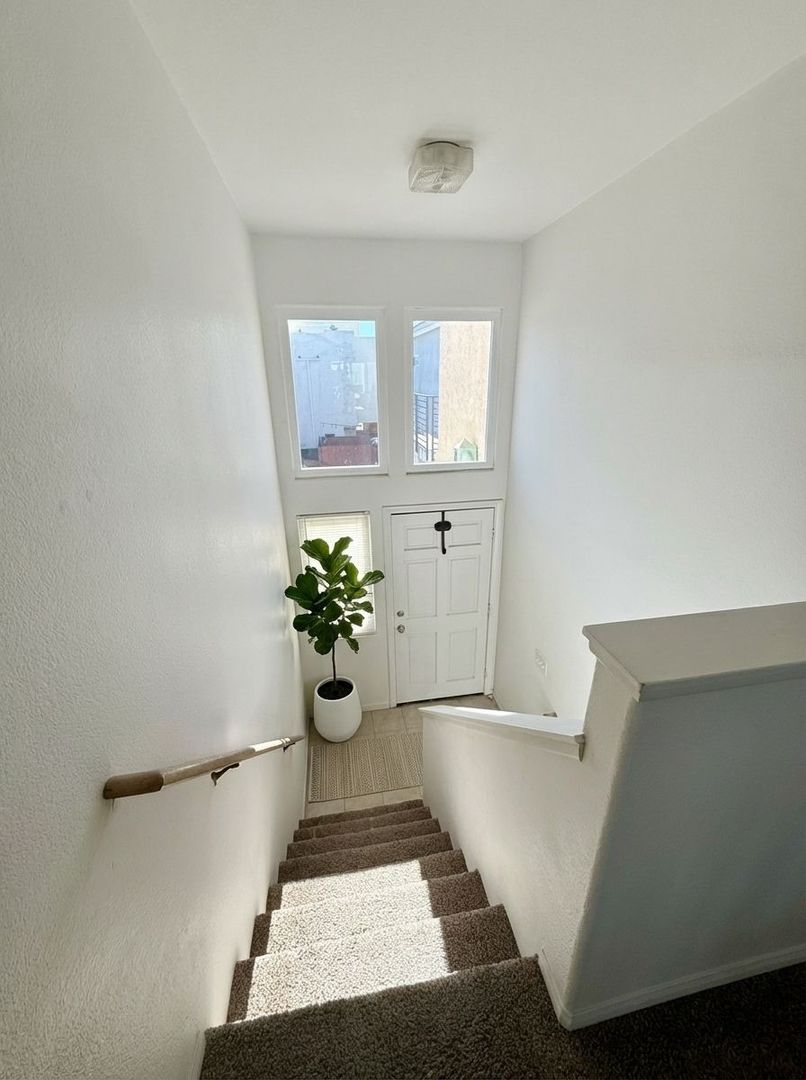 San Diego Apartment: 4068 Promontory Street