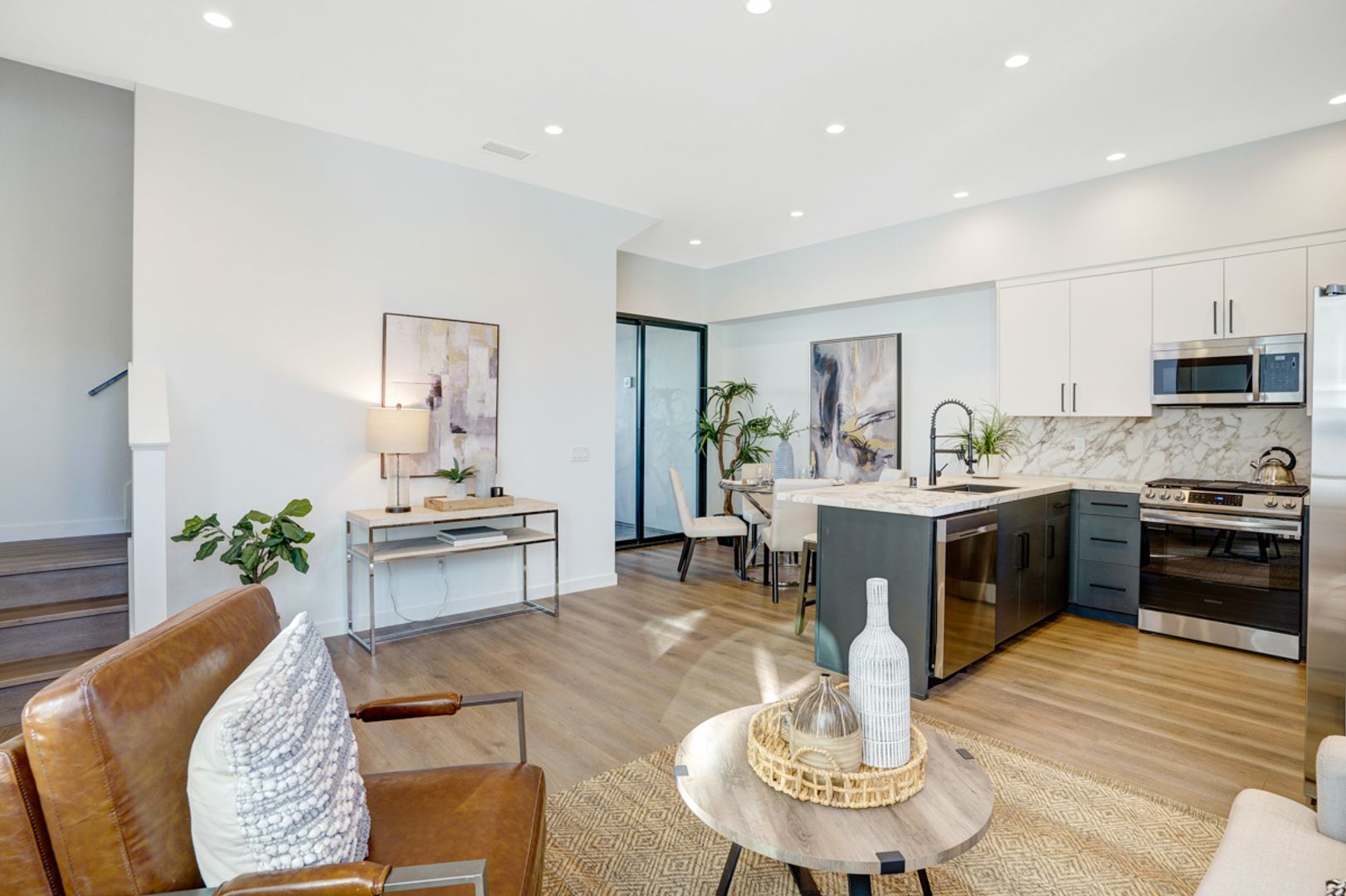COASTAL LIVING AWAITS IN PACIFIC BEACH! Spacious, Gorgeous 3BA/2BA | $5,800/mo! 4 of 12