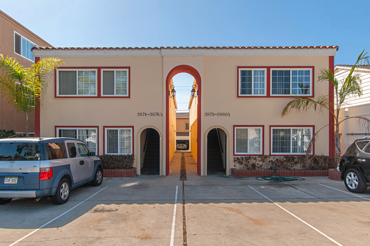 SAN DIEGO Apartment: 3880.5 HAINES ST.