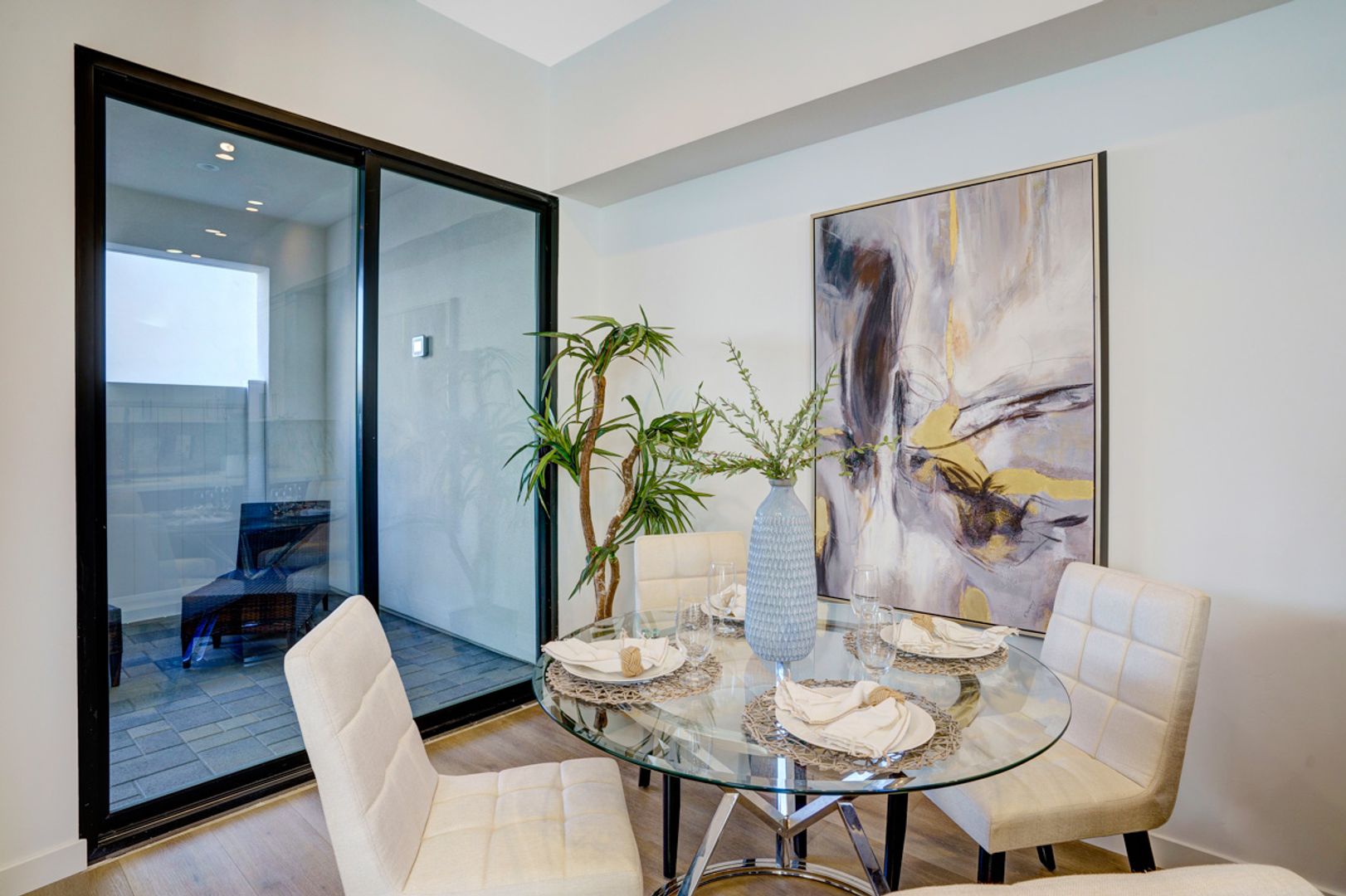 COASTAL LIVING AWAITS IN PACIFIC BEACH! Spacious, Gorgeous 3BA/2BA | $5,800/mo! 5 of 12