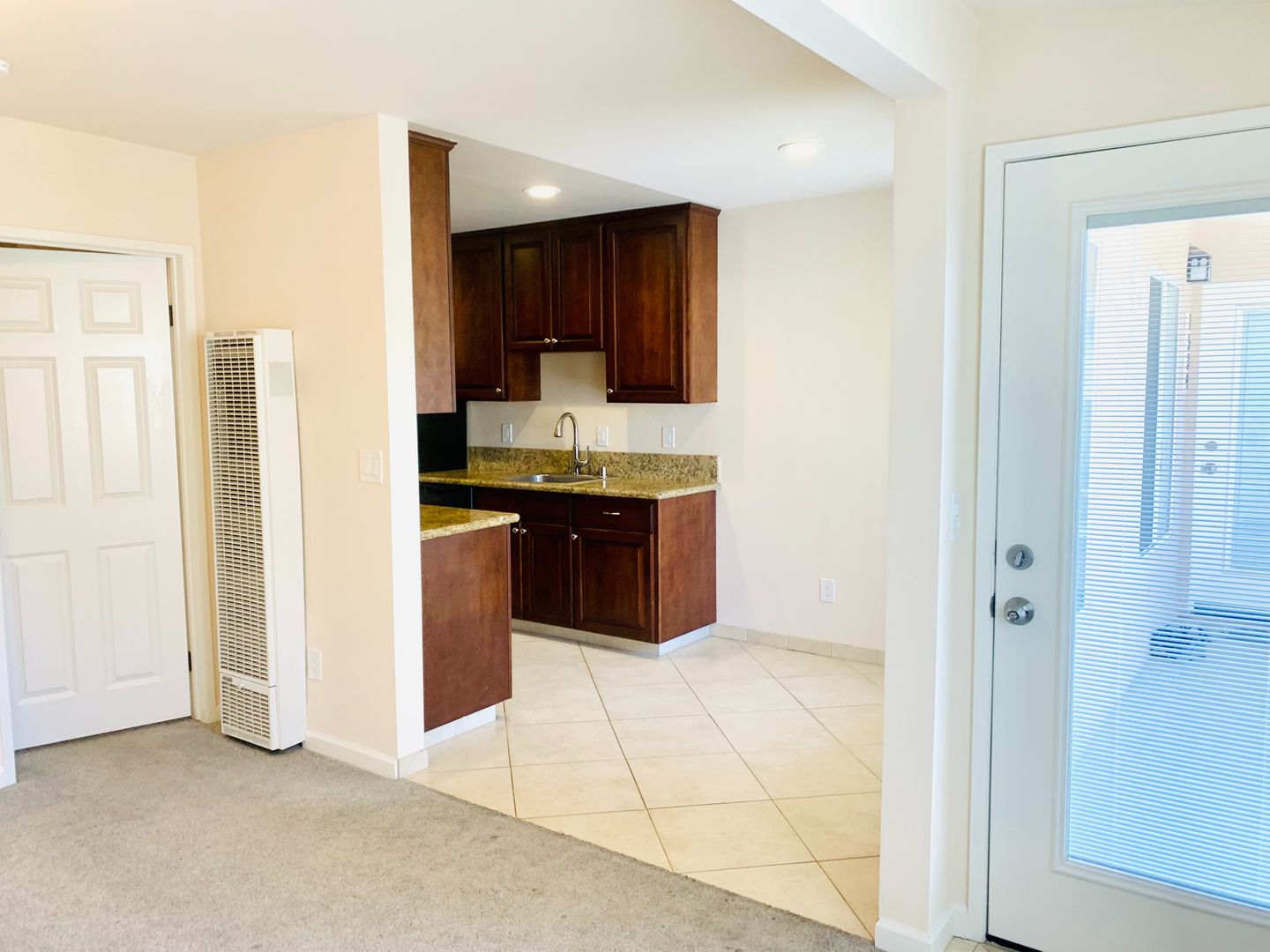 SAN DIEGO Apartment: 1537 LINWOOD (3637 State St.)