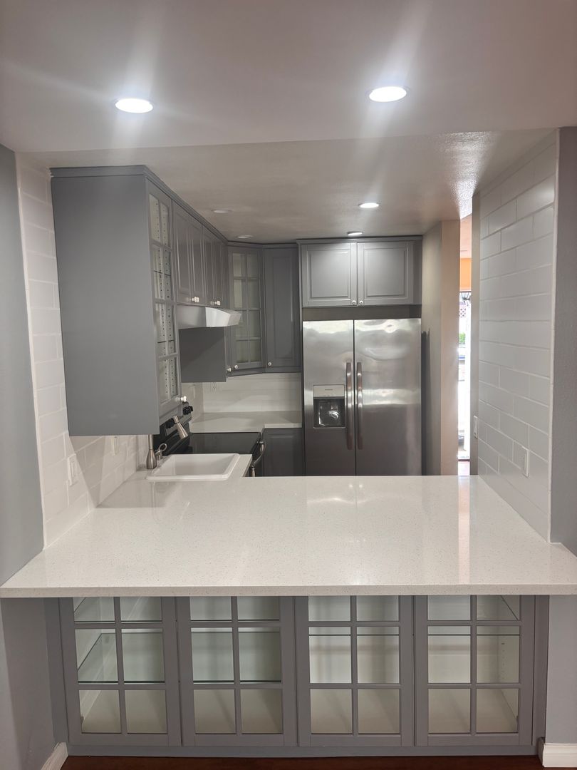 San Diego Townhome: 5630 Caminito Roberto