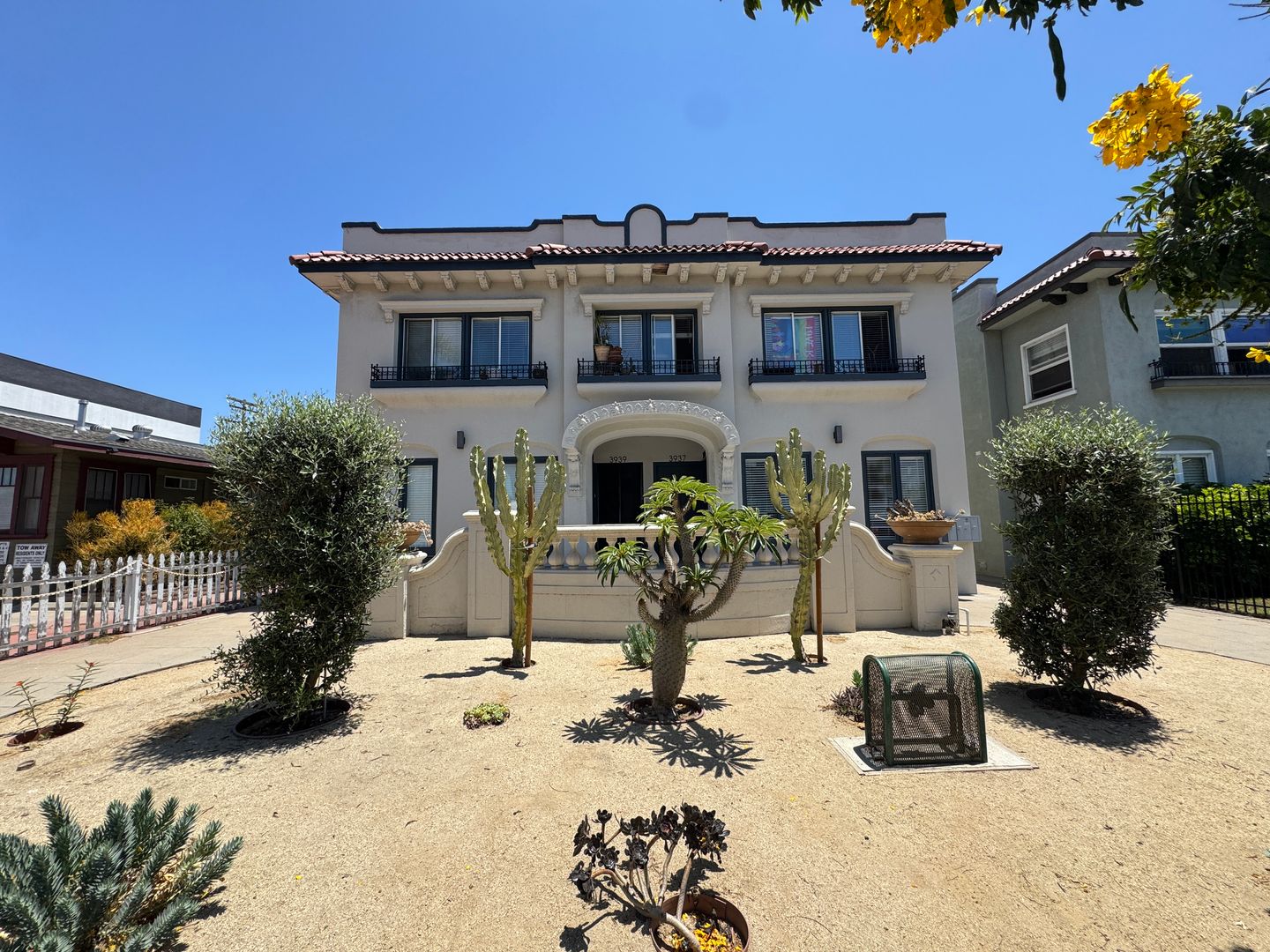 San Diego Apartment: 3935 4th Ave.