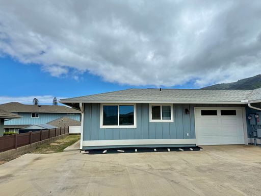 Partially Furnished &Renovated 2 Bedroom / 1 Bathroom Ohana for rent in Waiolani Makua neighborhood!