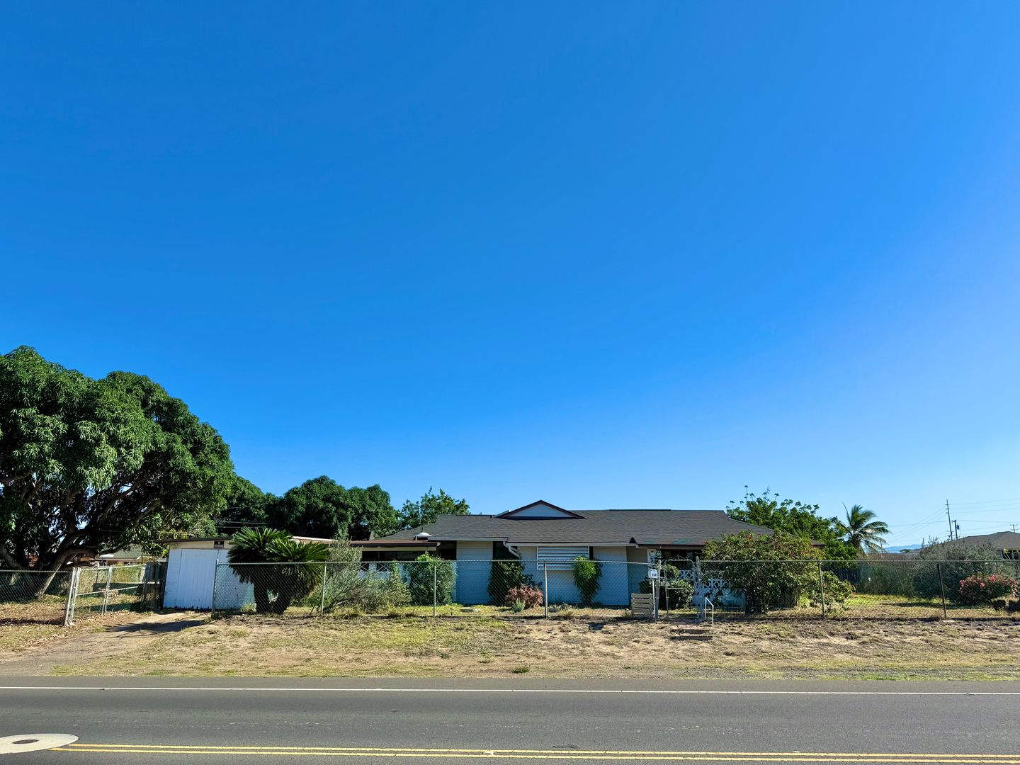 Kahului House: 215 Lono Avenue