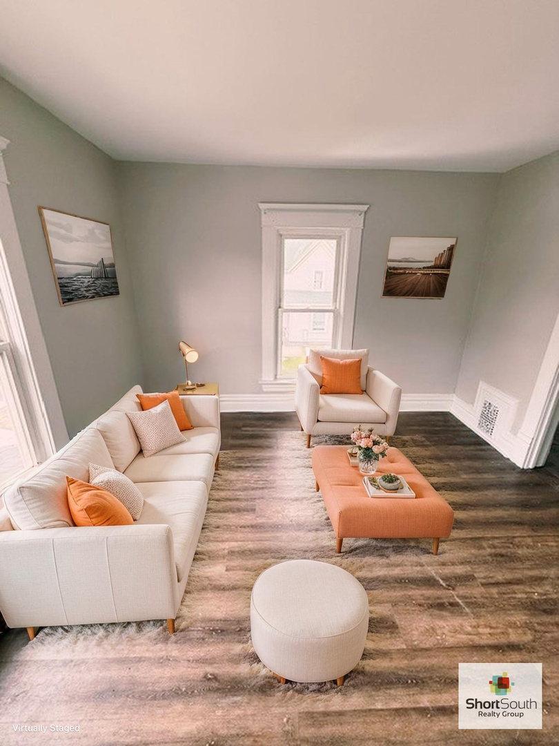 Lansing Apartment: 208 W Oakland Ave