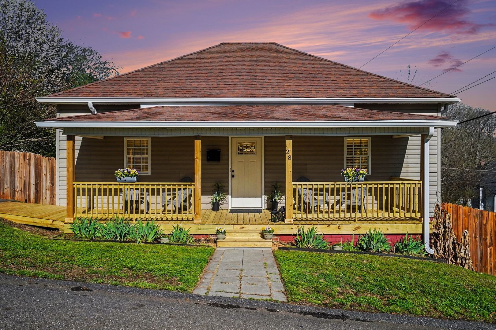 Cramerton House: 28 Second St,