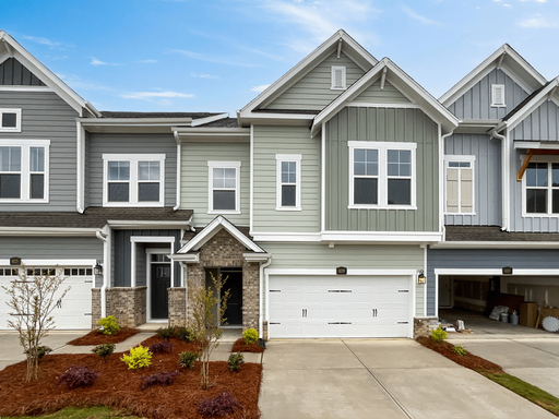 Experience Luxury Living: Stunning 3-Bed Townhome at The Retreat at West Catawba – photo 1