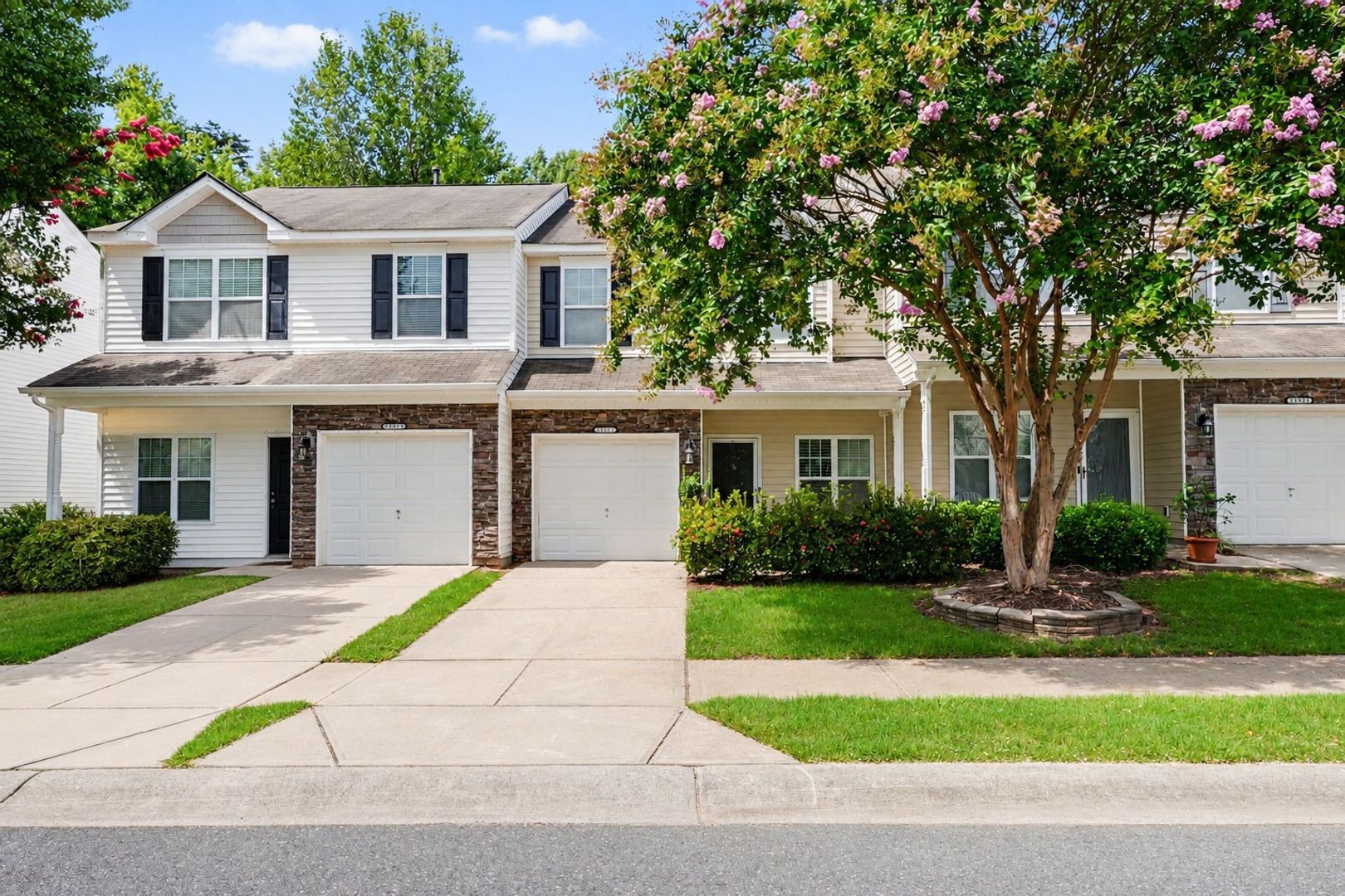 Charlotte House: 13983 Singleleaf Ln,