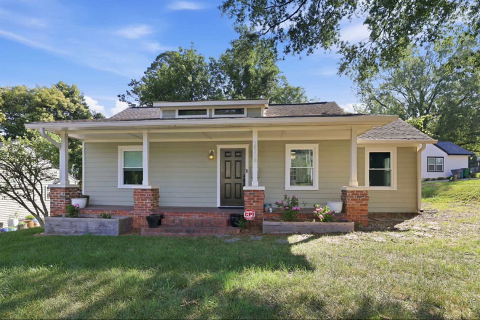 Charlotte House: 2508 Rozzelles Ferry Rd,