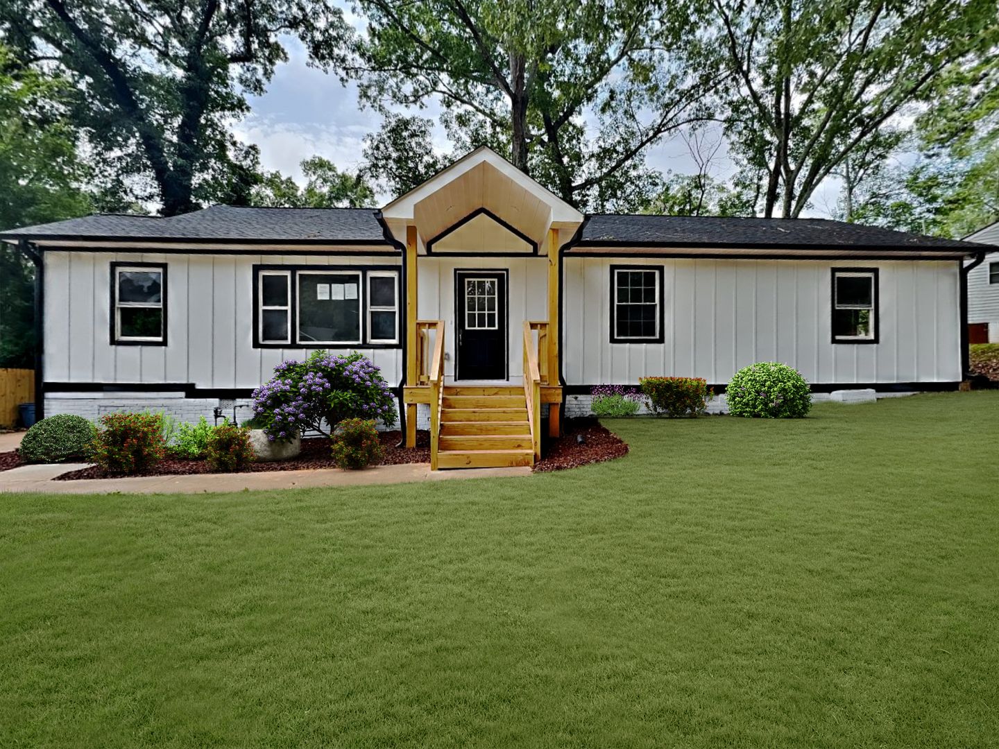 Charlotte House: 2633 Brentwood Pl