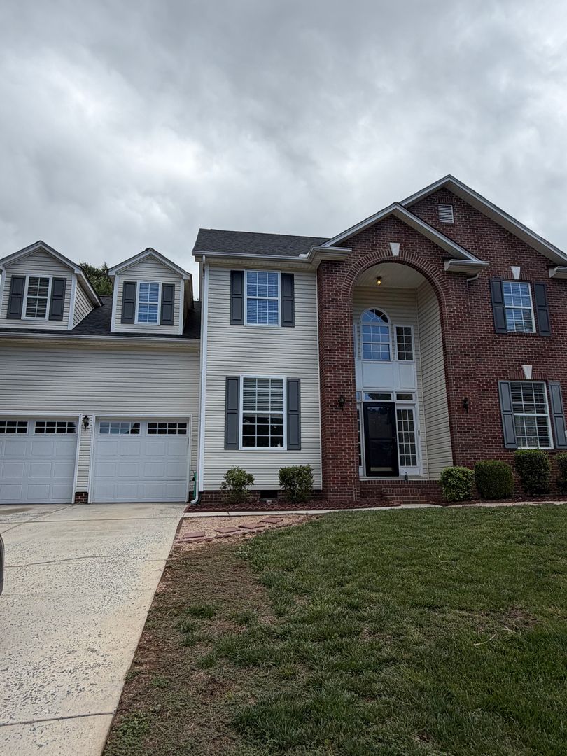 Concord House: 4814 Chesney St NW