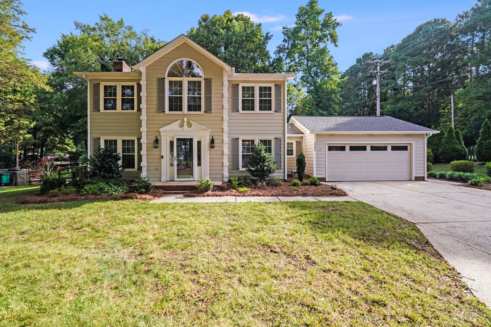 Matthews House: 2000 Mill House Ln.